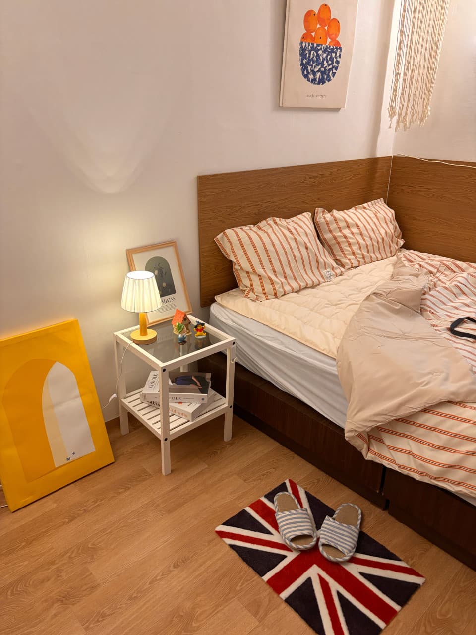Spacious Single Room (Up to 2 People) -- Deposit 100,000 KRW — photo 2 of 8