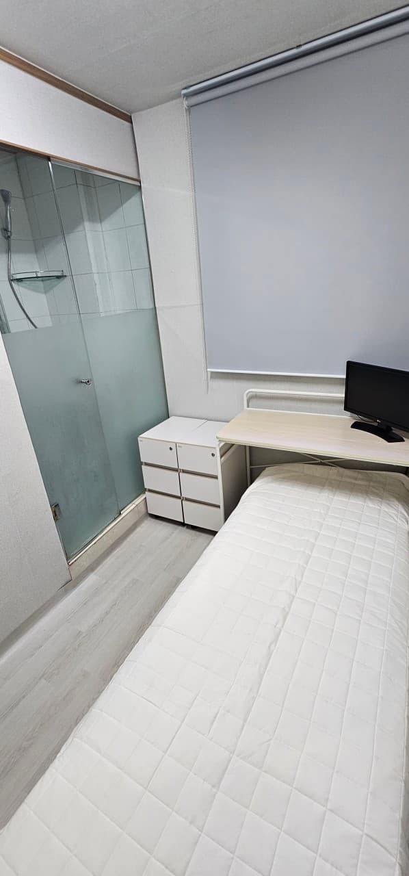 Standard Shower Room A (Exterior Window) -- Deposit 50,000 Won — photo 2 of 5