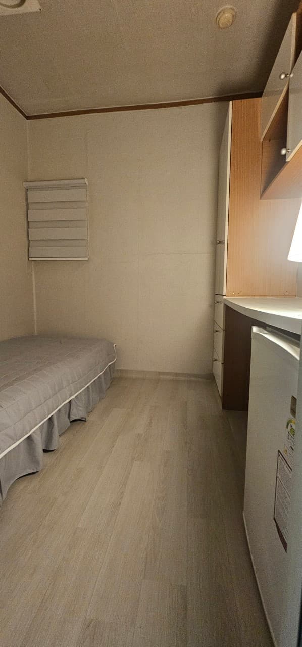 Standard Shower Room A (Exterior Window) -- Deposit 50,000 Won — photo 5 of 5