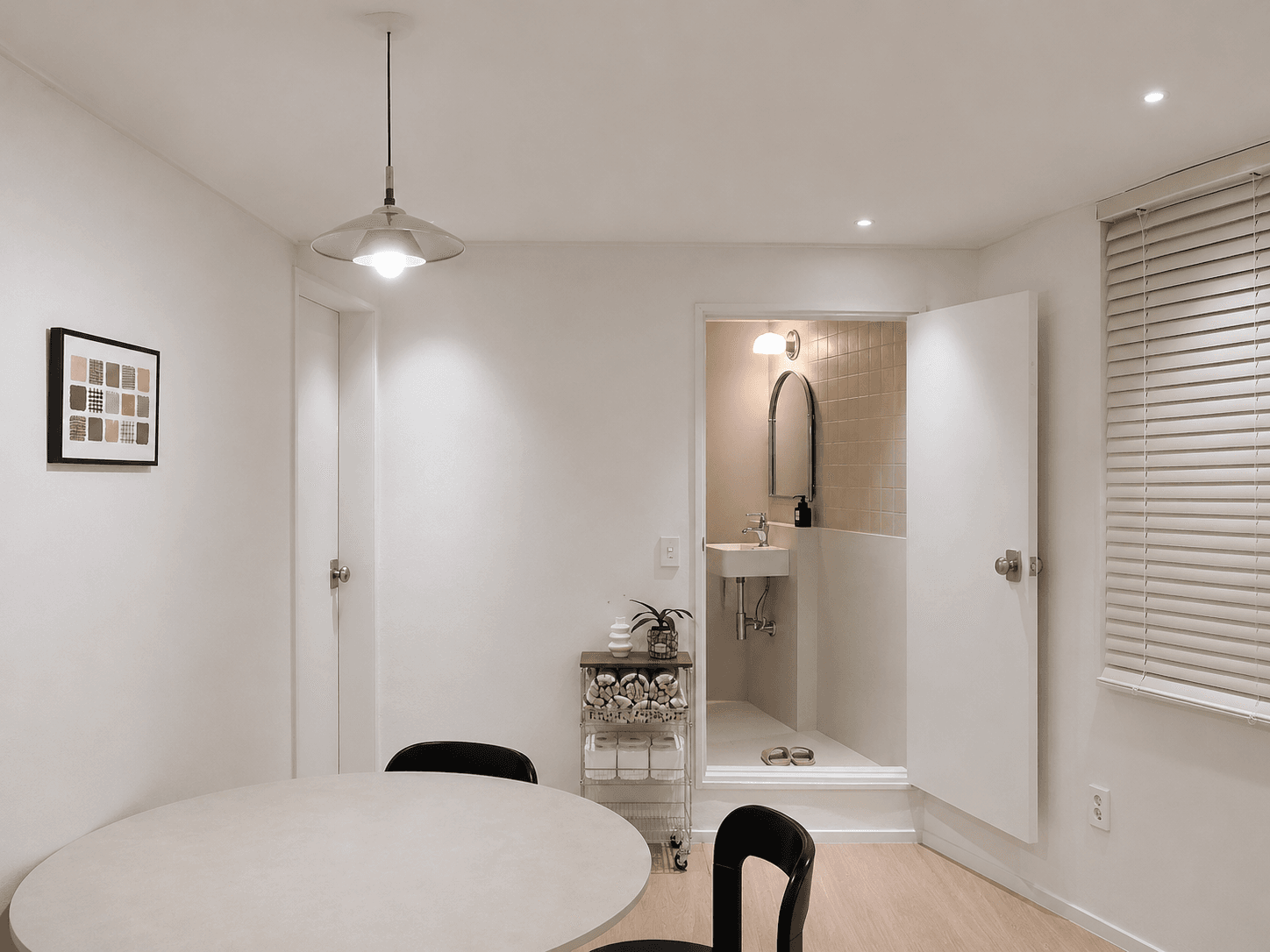 5-Min Walk to Line 1. 13-Pyeong 2-Room · Queen + Super Single · Fully Furnished