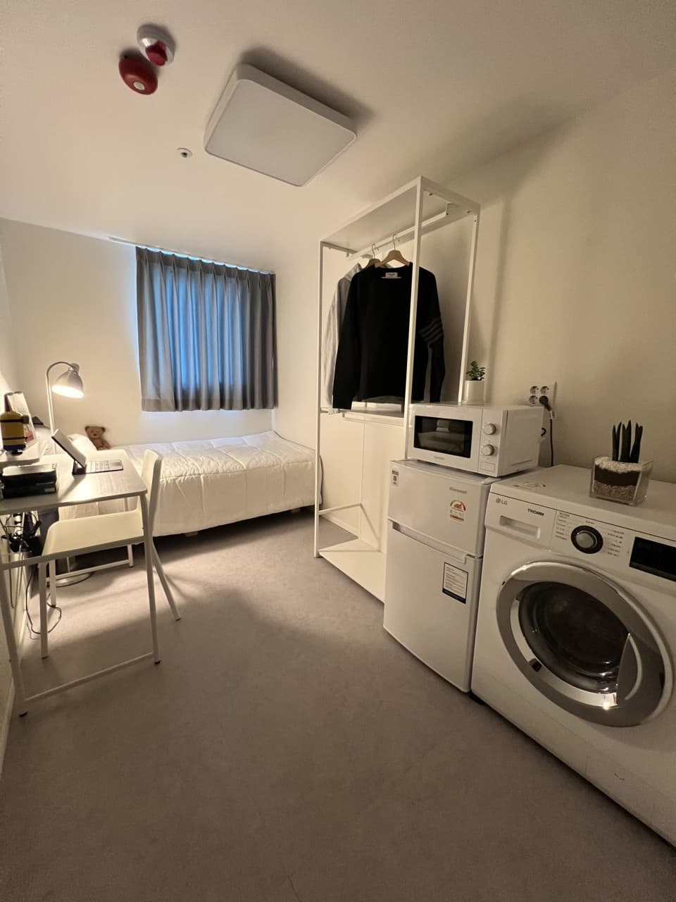 Royal Suite (Deposit 300,000 KRW) — photo 2 of 3