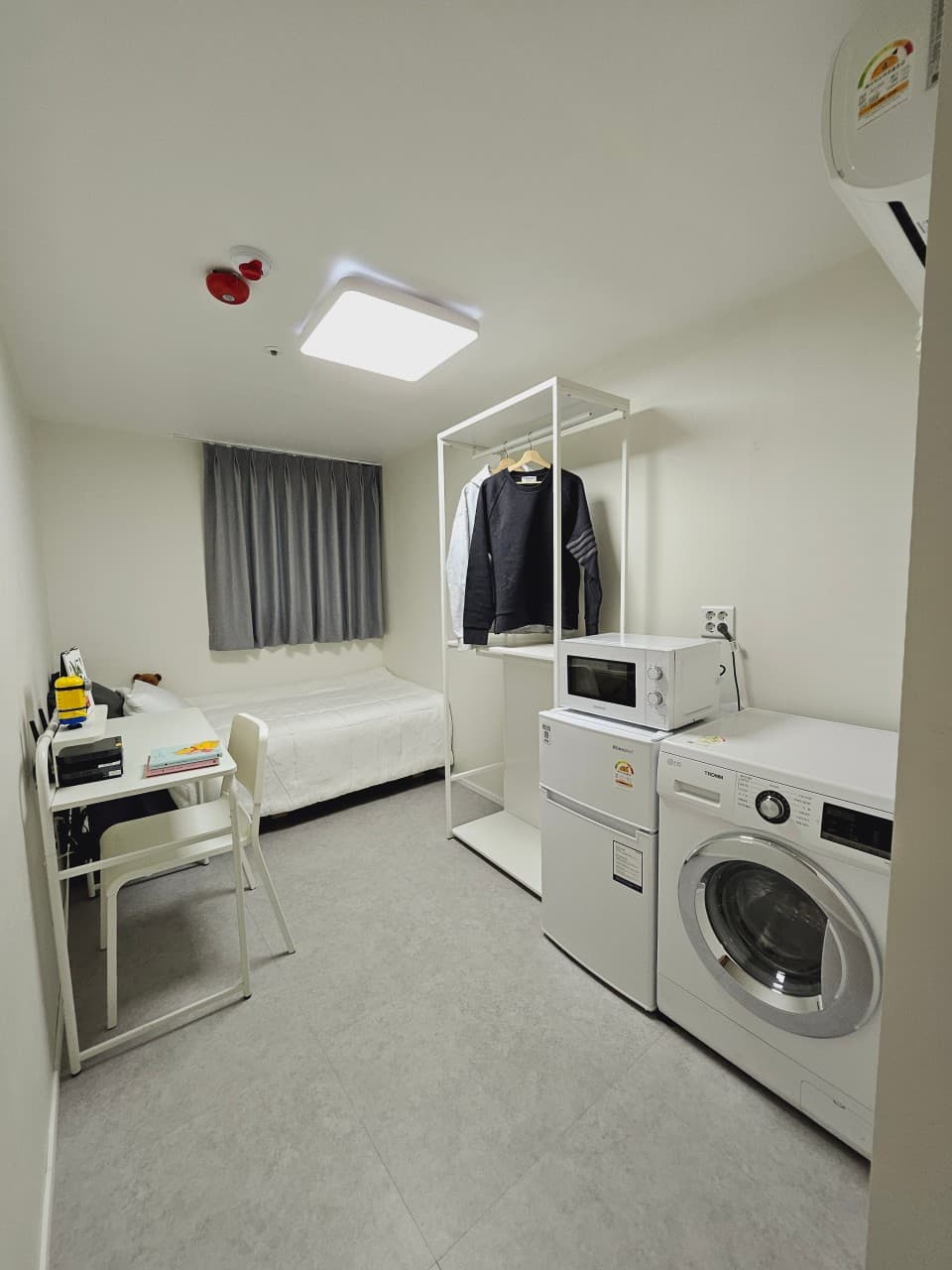 Suite Room (Deposit 300,000 Won) — photo 1 of 3