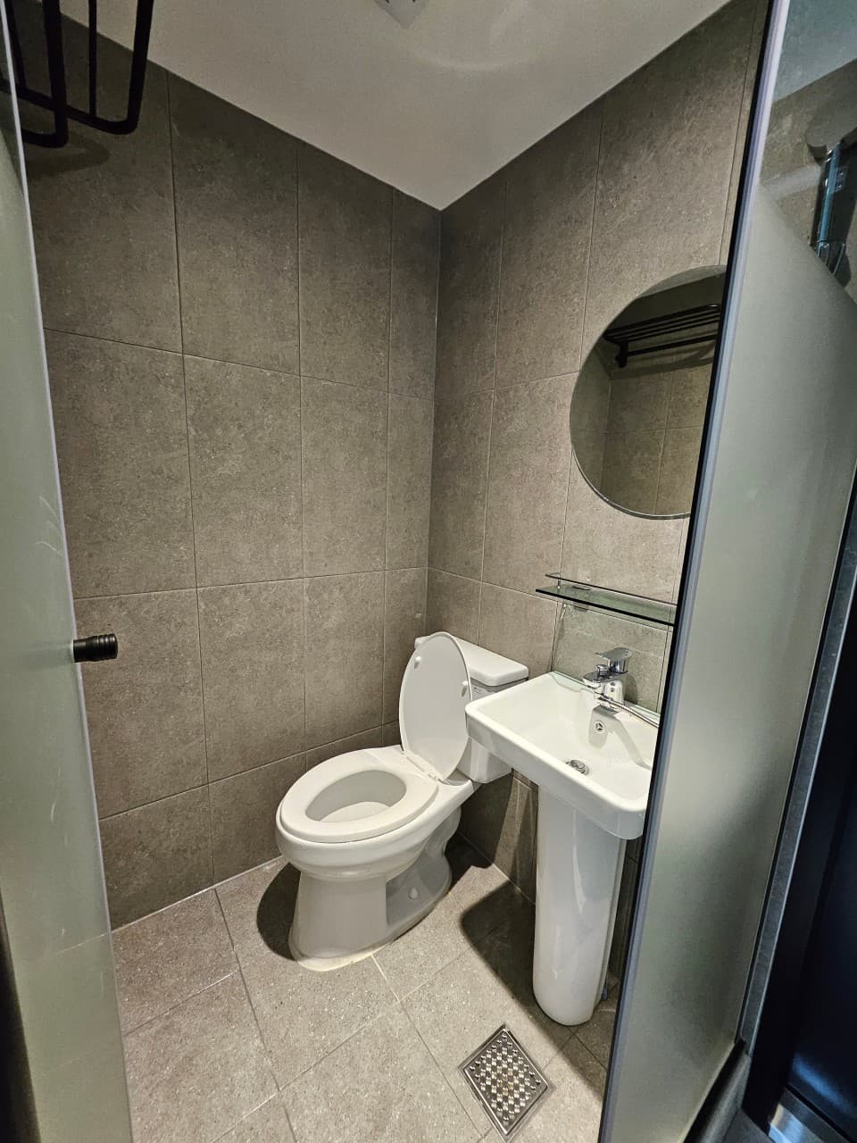 Suite Room (Deposit 300,000 Won) — photo 3 of 3
