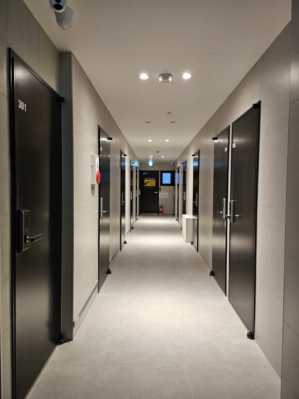 젊은공간 잠실석촌점 — photo 2 of 14