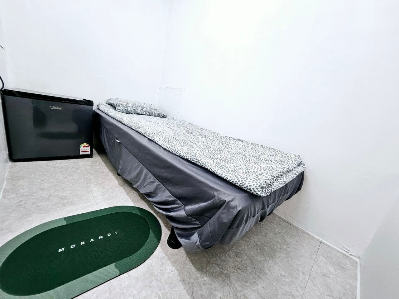 Premium Room -- Deposit 200,000 Won — photo 1 of 4