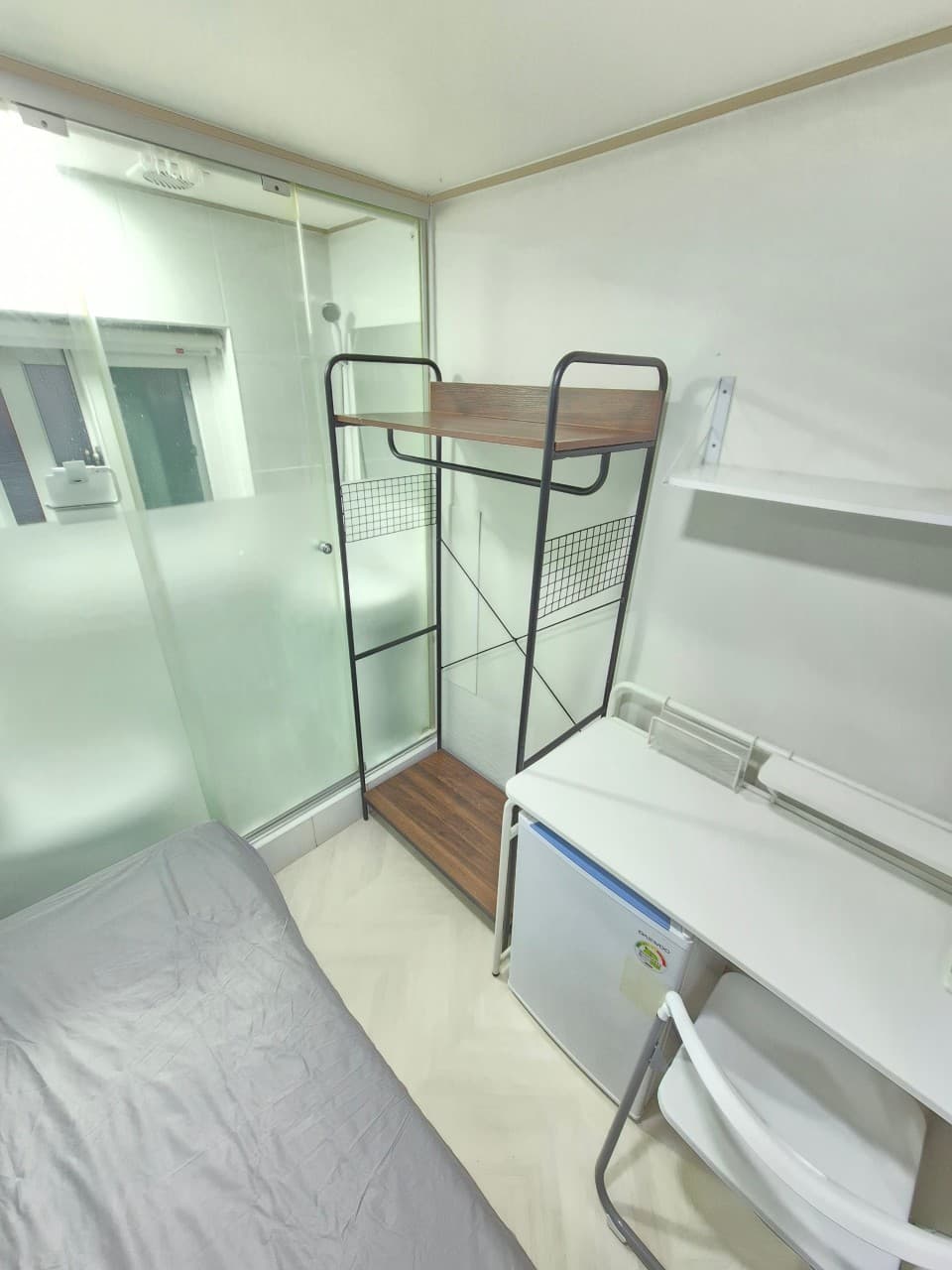 Room A (Deposit 100,000 won) — photo 2 of 6