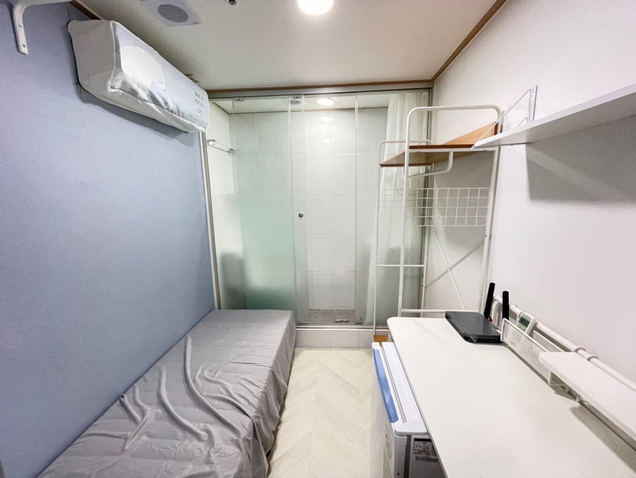 Room A-1 (Deposit 100,000 Won) — photo 1 of 4