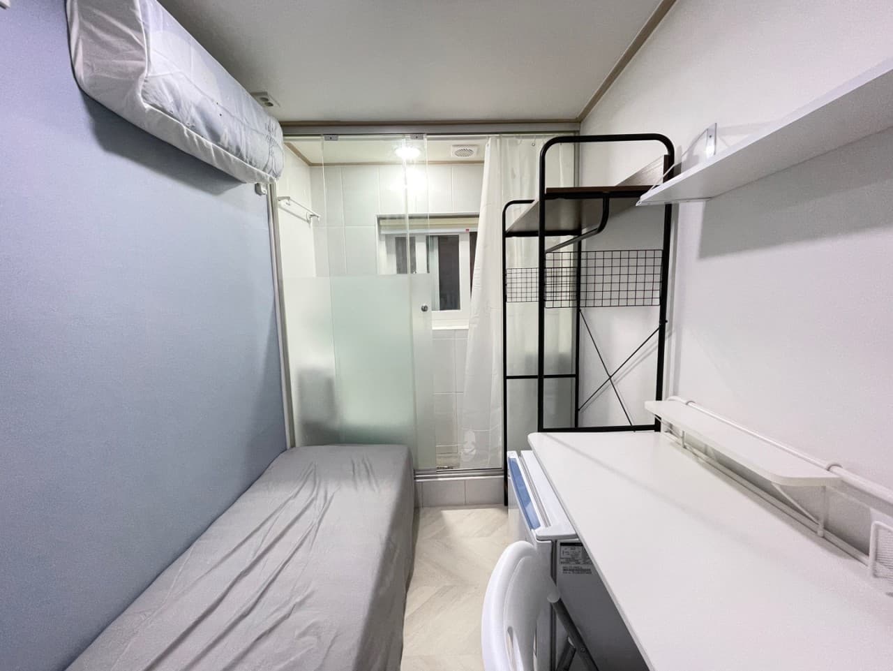 Type D Room (Deposit 100,000 KRW) — photo 2 of 3