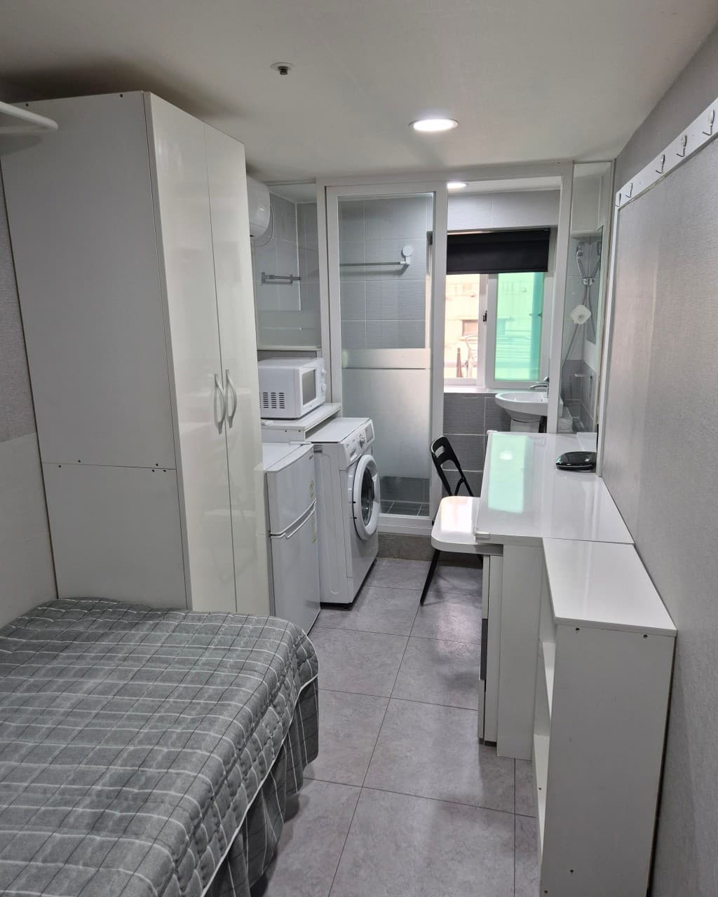 5th Floor Main Type Room (Deposit 200,000 won) — photo 1 of 6