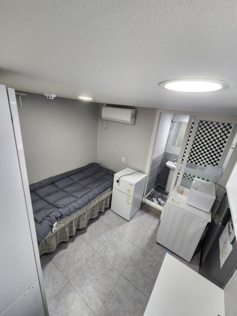 더 큰방하우스 잠실점 — photo 2 of 18