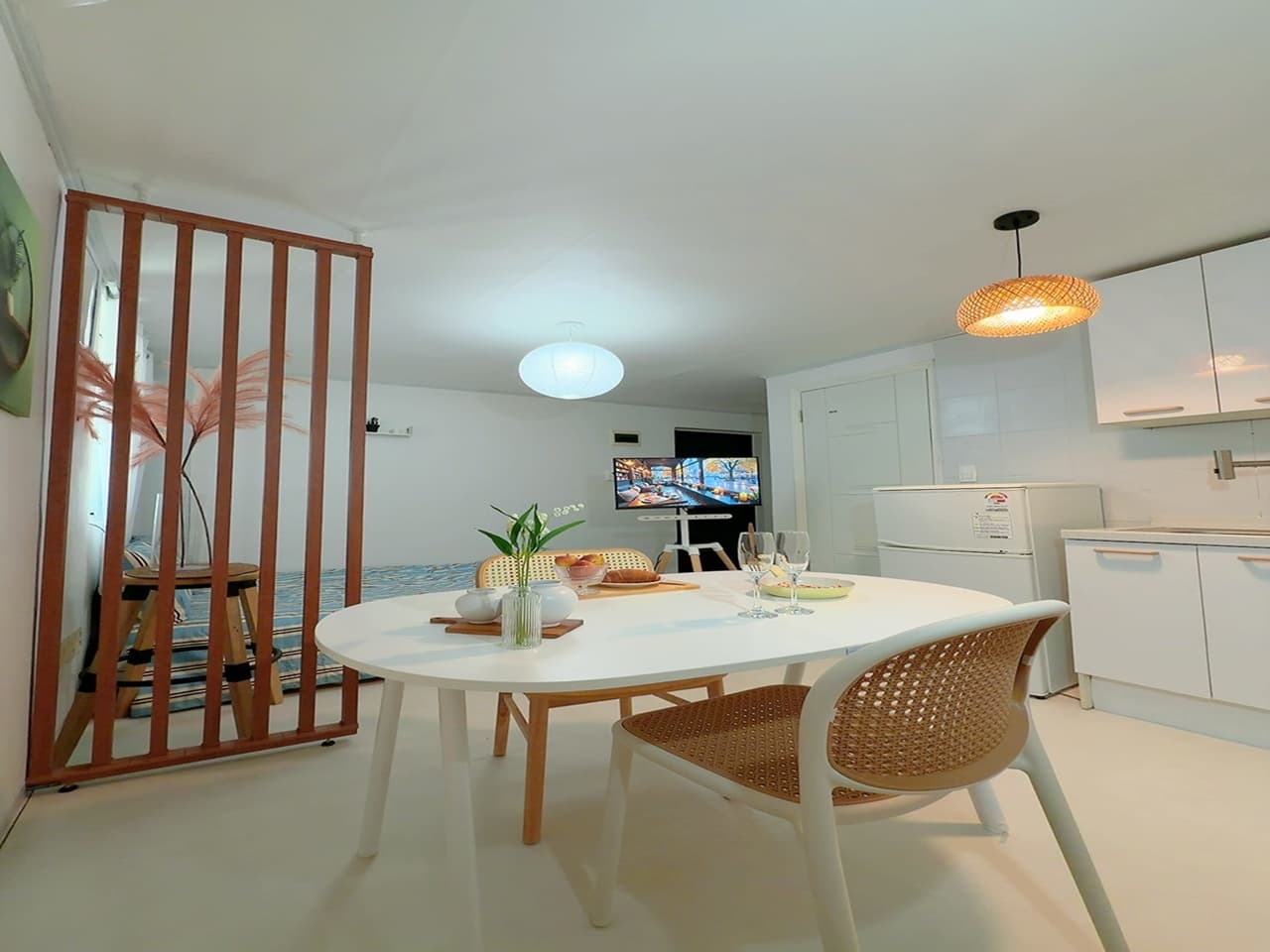 5 Min from Seoul National University Station #Seoul National University #Private Stay #White Interior