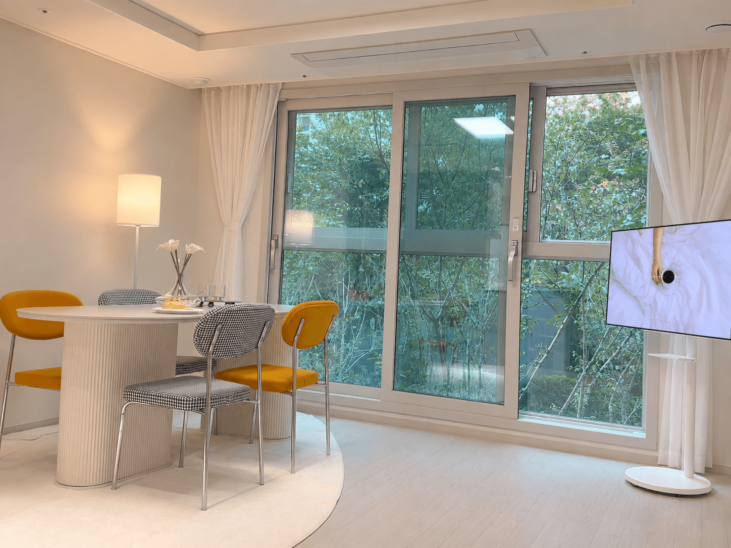3 ROOM β photo 1 of 25