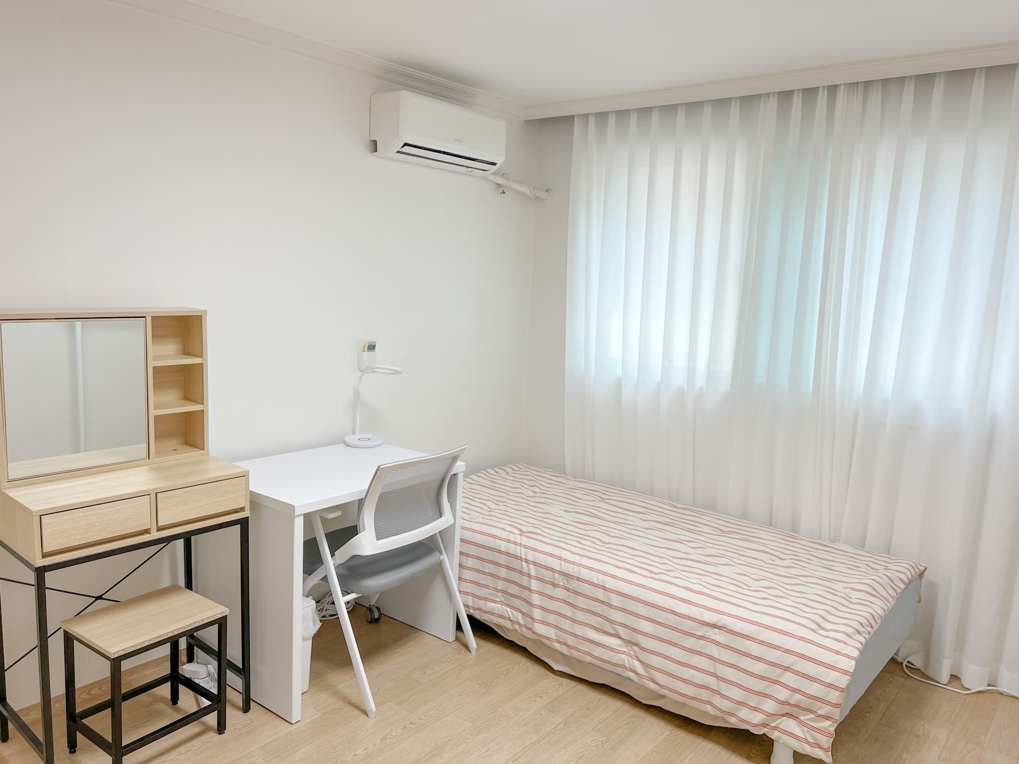 single room A — photo 2 of 9