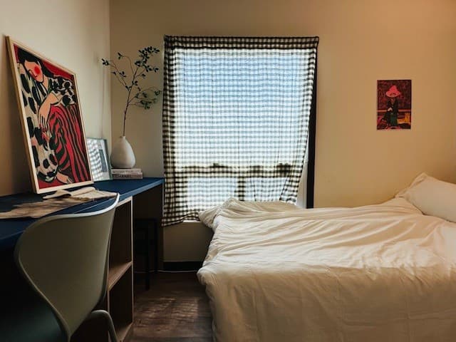 2-Person Room with Exterior Window (550,000–600,000 KRW/month) -- Deposit 100,000 KRW — photo 7 of 7