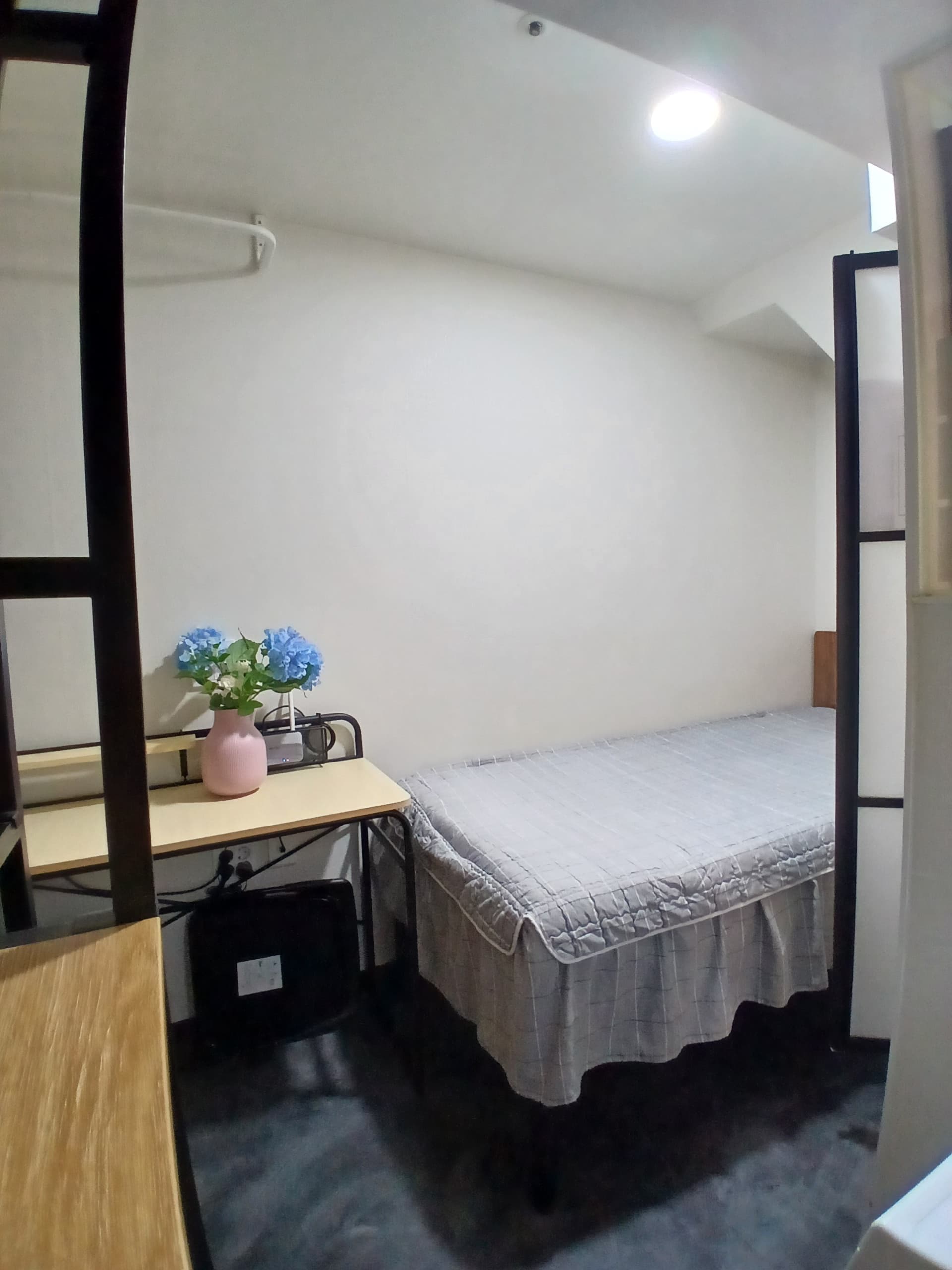 Room413 — photo 2 of 5