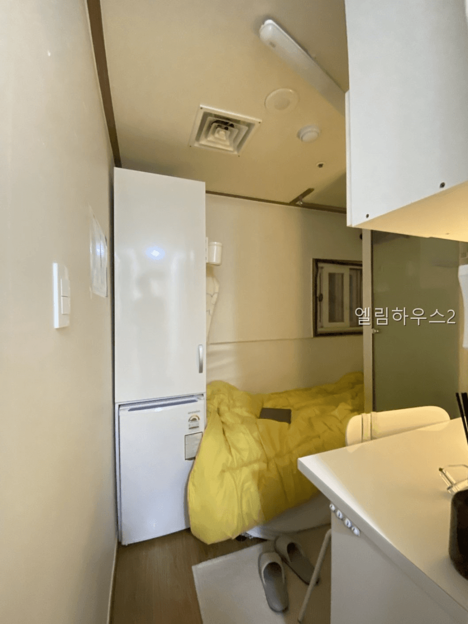 Standard Inner Window Room (Deposit 50,000 Won) — photo 2 of 4