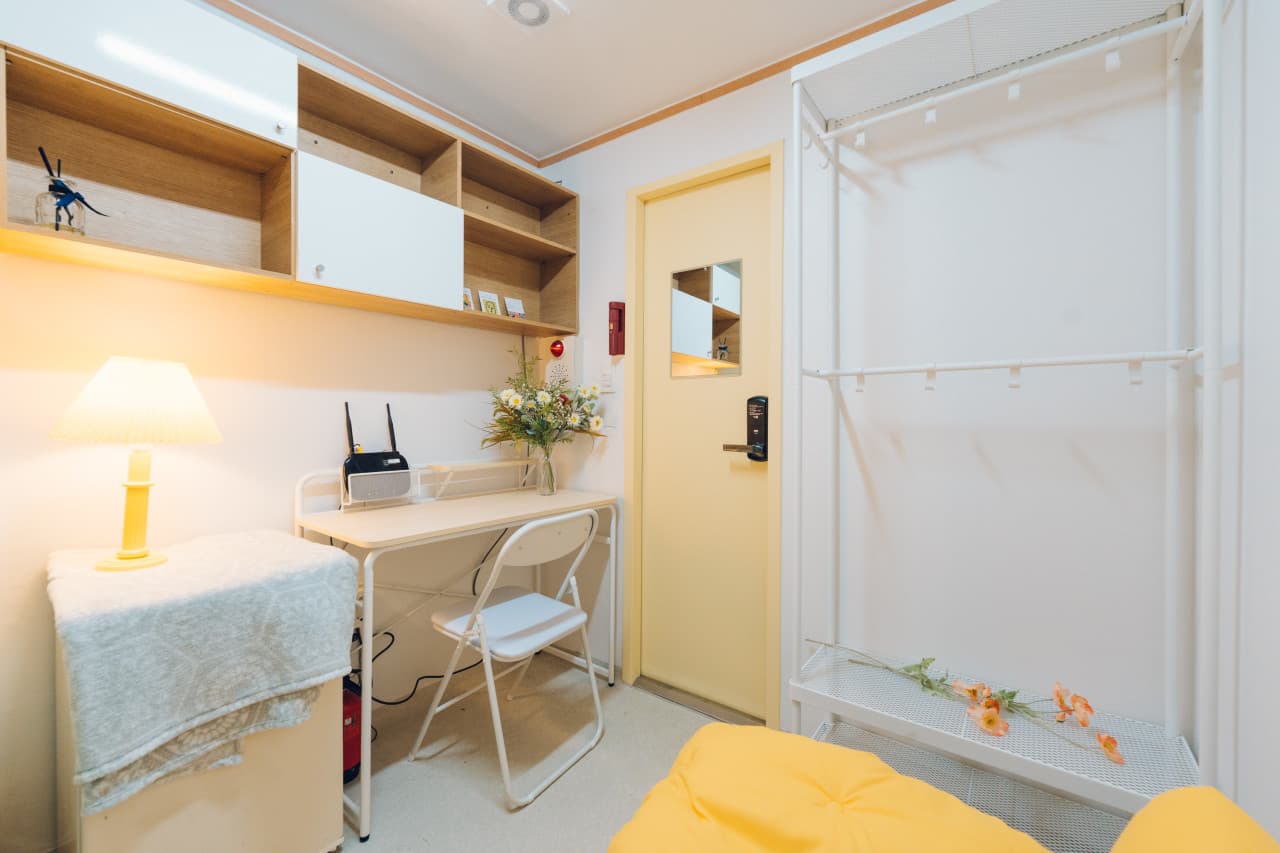 Women-Only Basic Room (Deposit 100,000 KRW) — photo 1 of 3