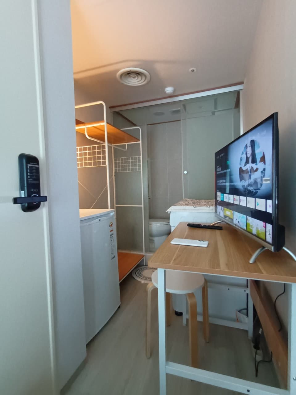 Deluxe Studio B (Deposit: 100,000 KRW) — photo 1 of 6