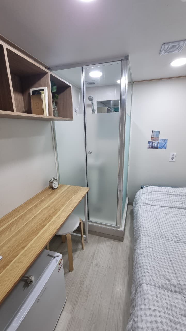 Studio Standard A (Deposit 100,000 won) — photo 1 of 3