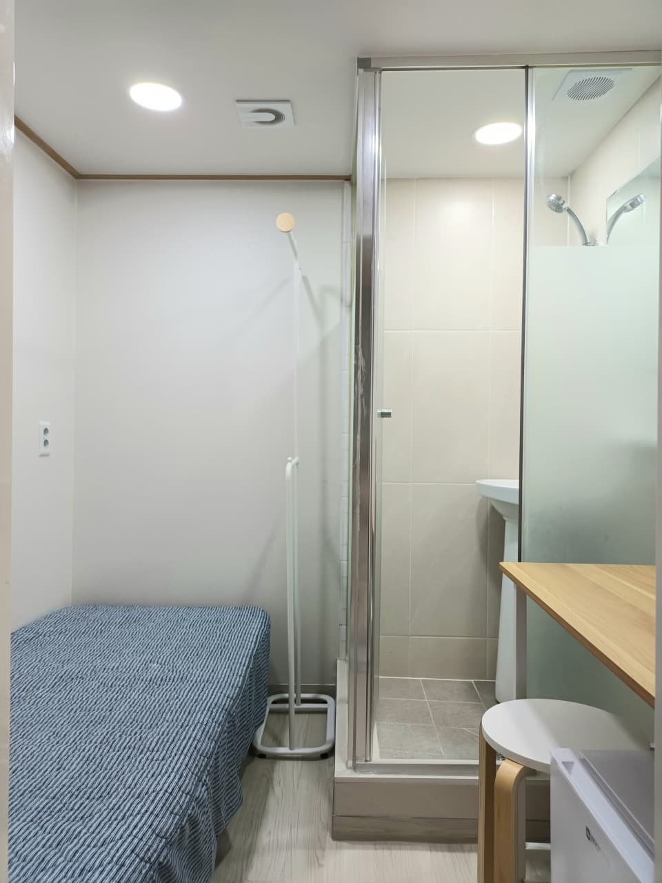 Studio Standard A (Deposit 100,000 won) — photo 2 of 3