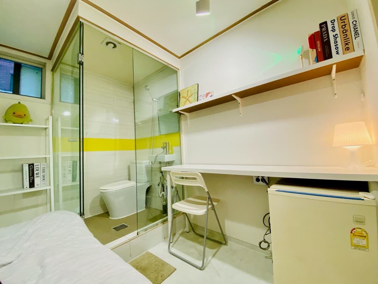 Standard A (Deposit 100,000 Won) — photo 2 of 9