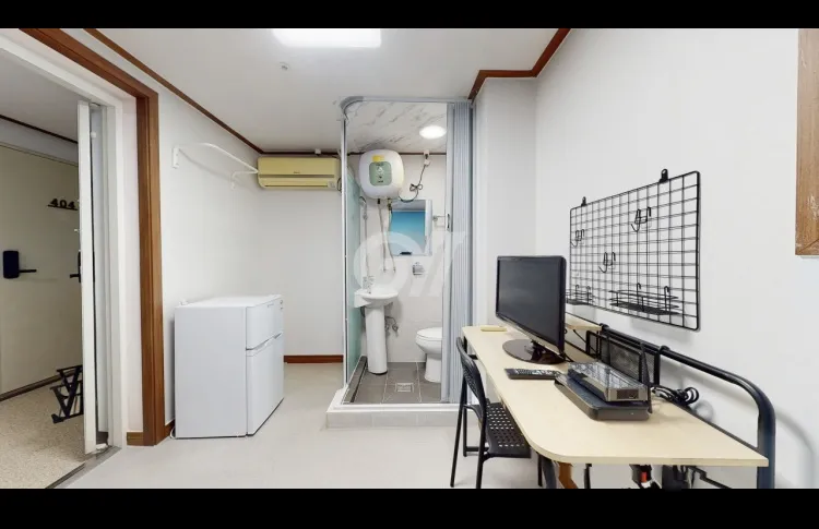 Room 212 Studio Type (Deposit 100,000 won) — photo 2 of 2