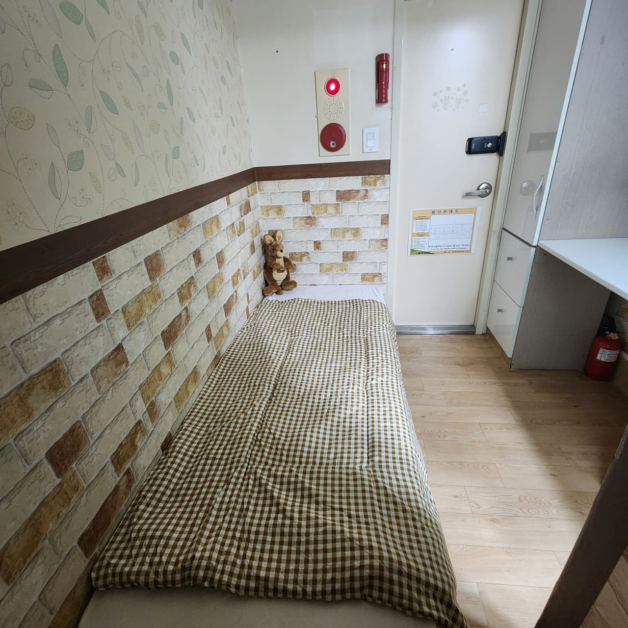 Room 118 Mini Room (Deposit 100,000 won) — photo 1 of 3