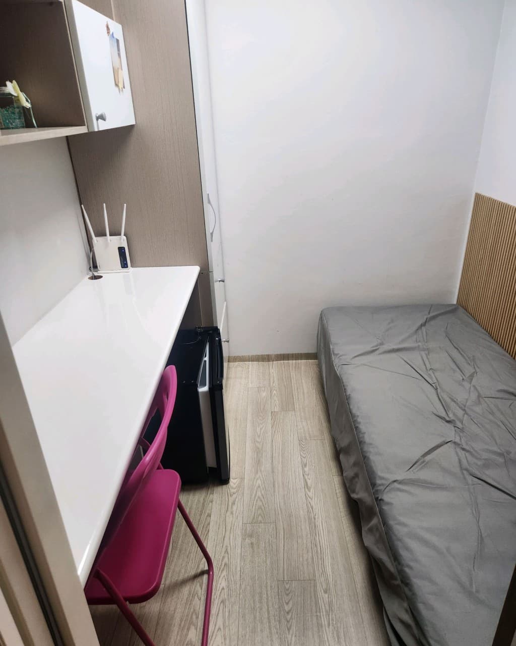 Room 108 Shower Room Exterior Window (Deposit 100,000 Won) — photo 1 of 2