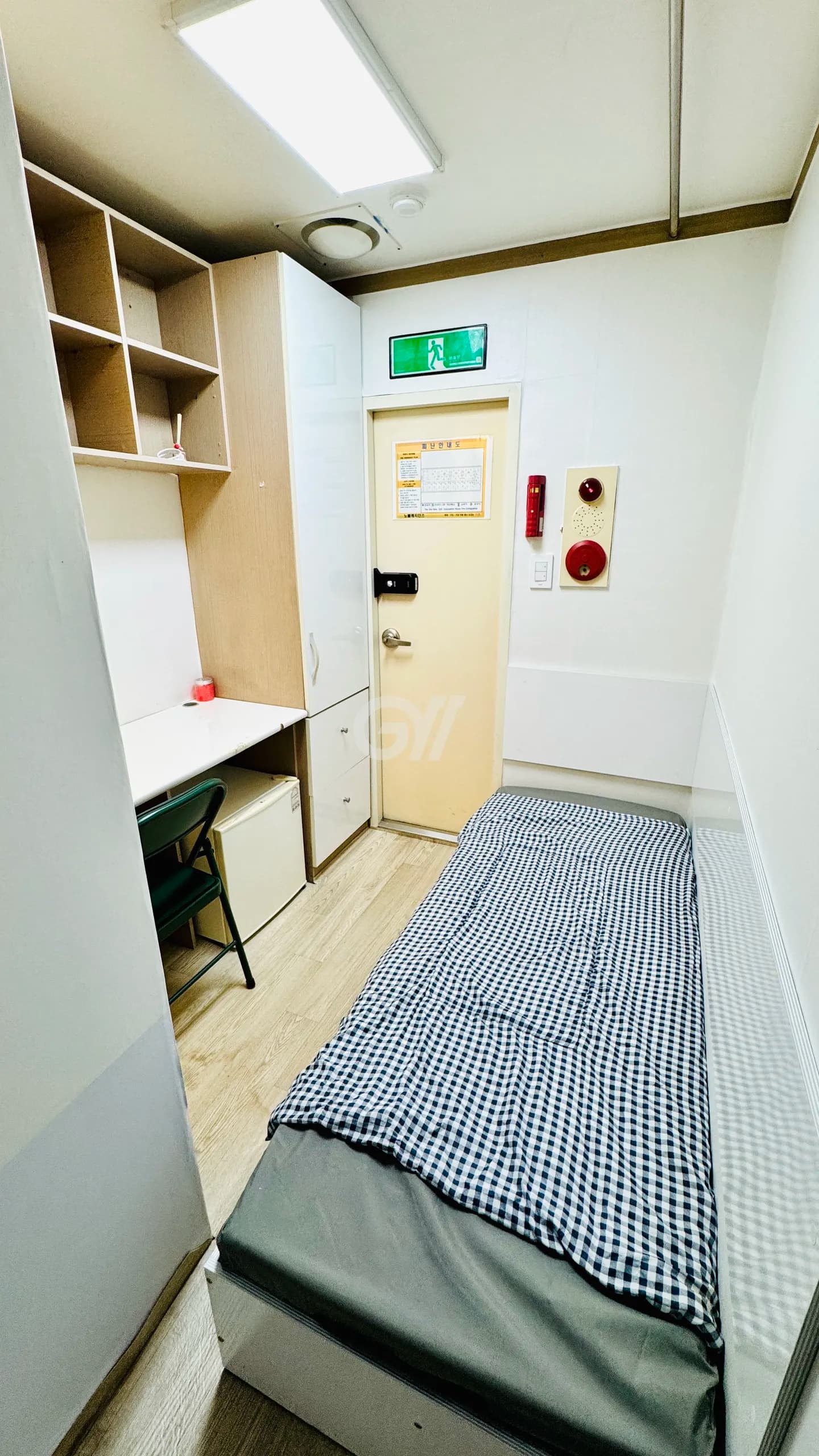 Room 207 Shower Room Exterior Window (Deposit 100,000 won) — photo 4 of 4