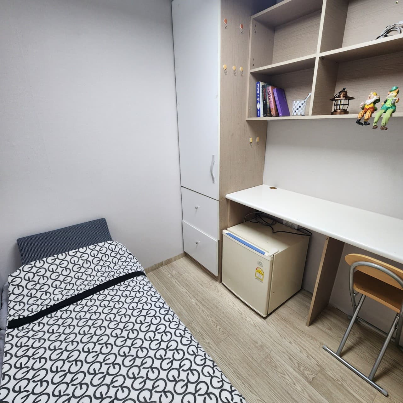 Room 118 Mini Room (Deposit 100,000 won) — photo 2 of 3