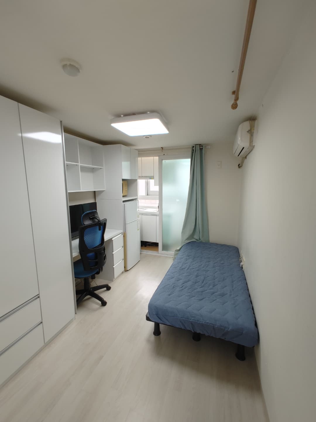 Room 501 — photo 1 of 4