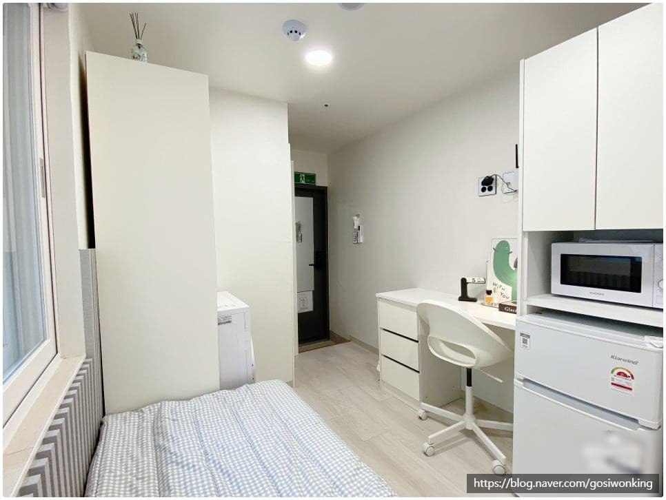 Fully Furnished Superior Studio (Deposit 300,000 KRW) — photo 1 of 5