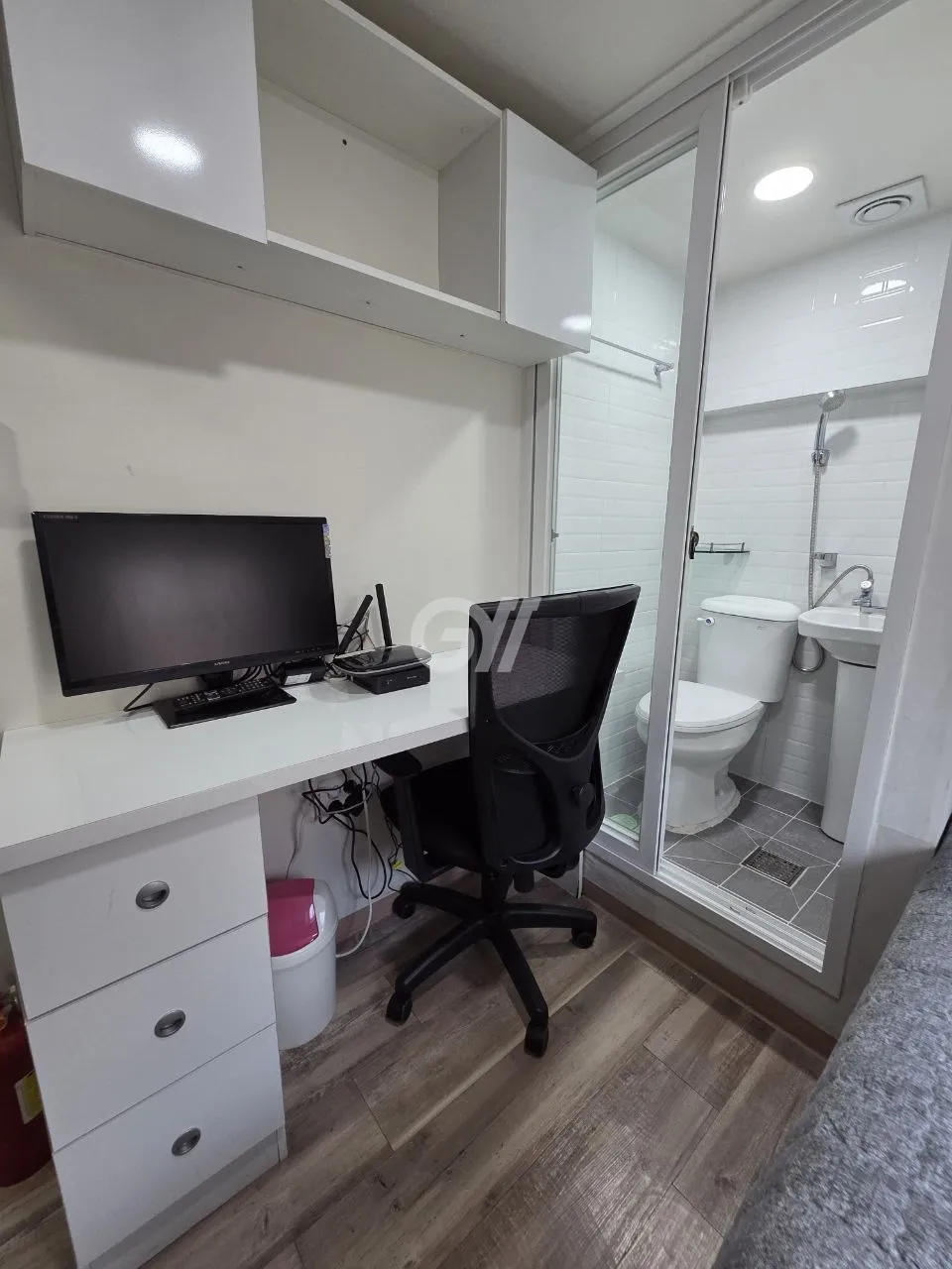 Room B (Deposit: 100,000 KRW) — photo 2 of 2