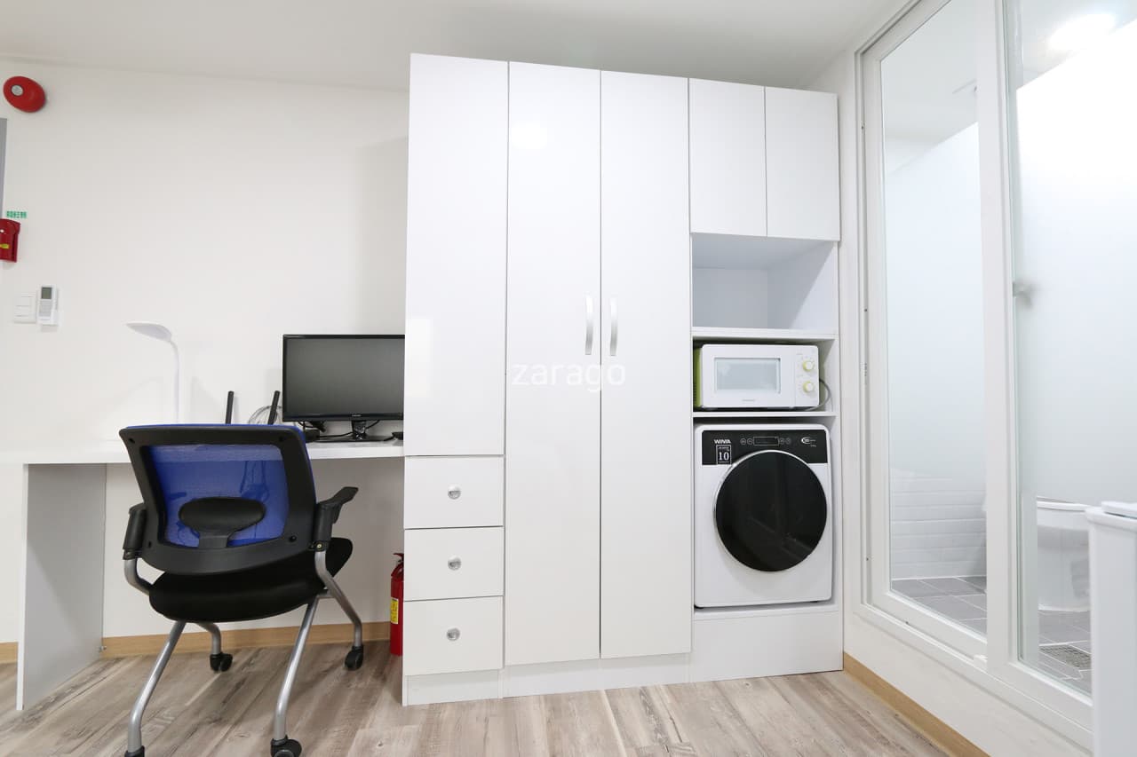 Room F (Deposit 100,000 won) — photo 1 of 5