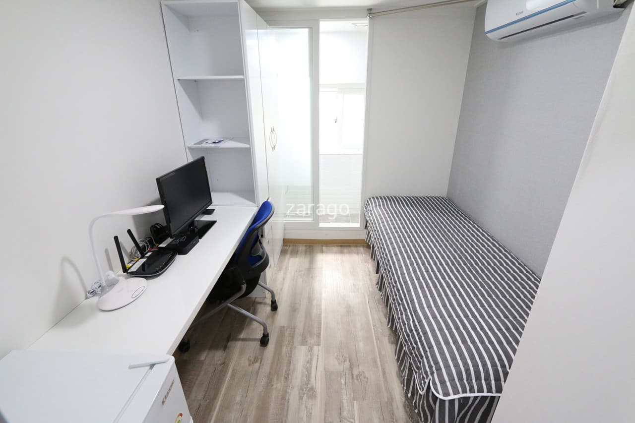 Room C (Deposit 100,000 Won) — photo 1 of 2