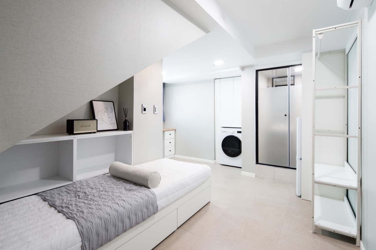 Suite Room (Deposit 300,000 Won) — photo 1 of 7