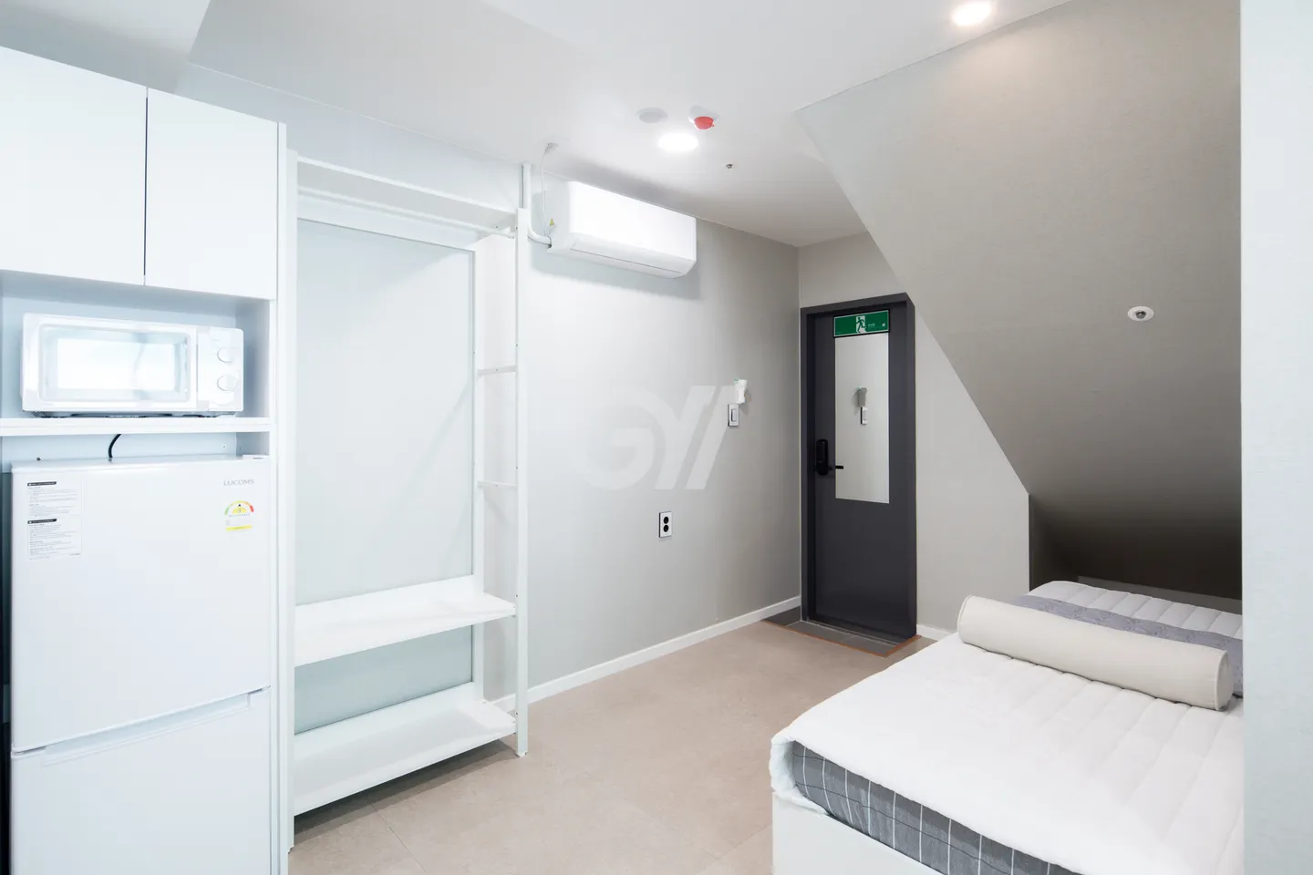 Suite Room (Deposit 300,000 Won) — photo 7 of 7