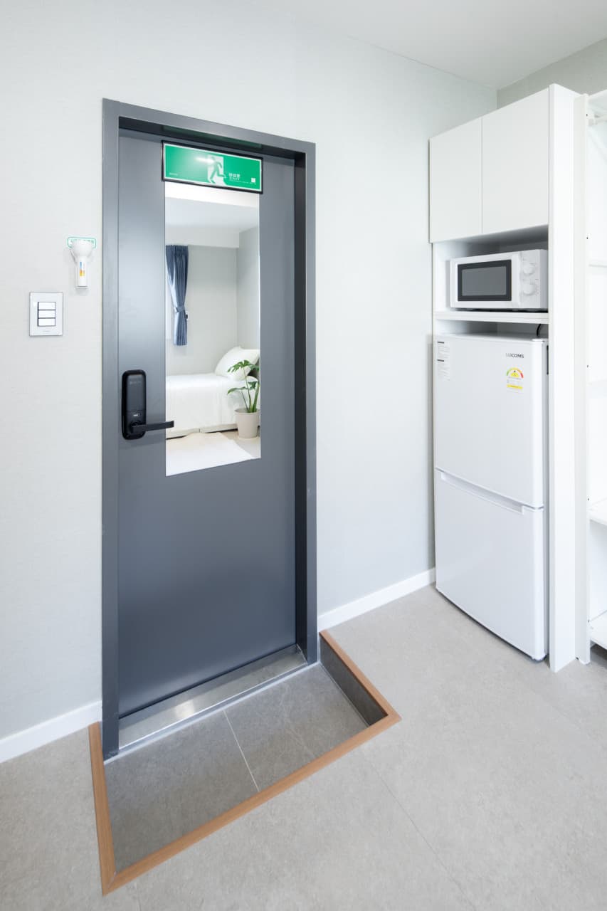 Standard Room (Deposit 300,000 KRW) — photo 4 of 4