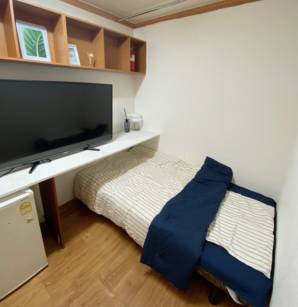 Large Room Size (Studio Type) - Deposit 50,000 Won — photo 1 of 3