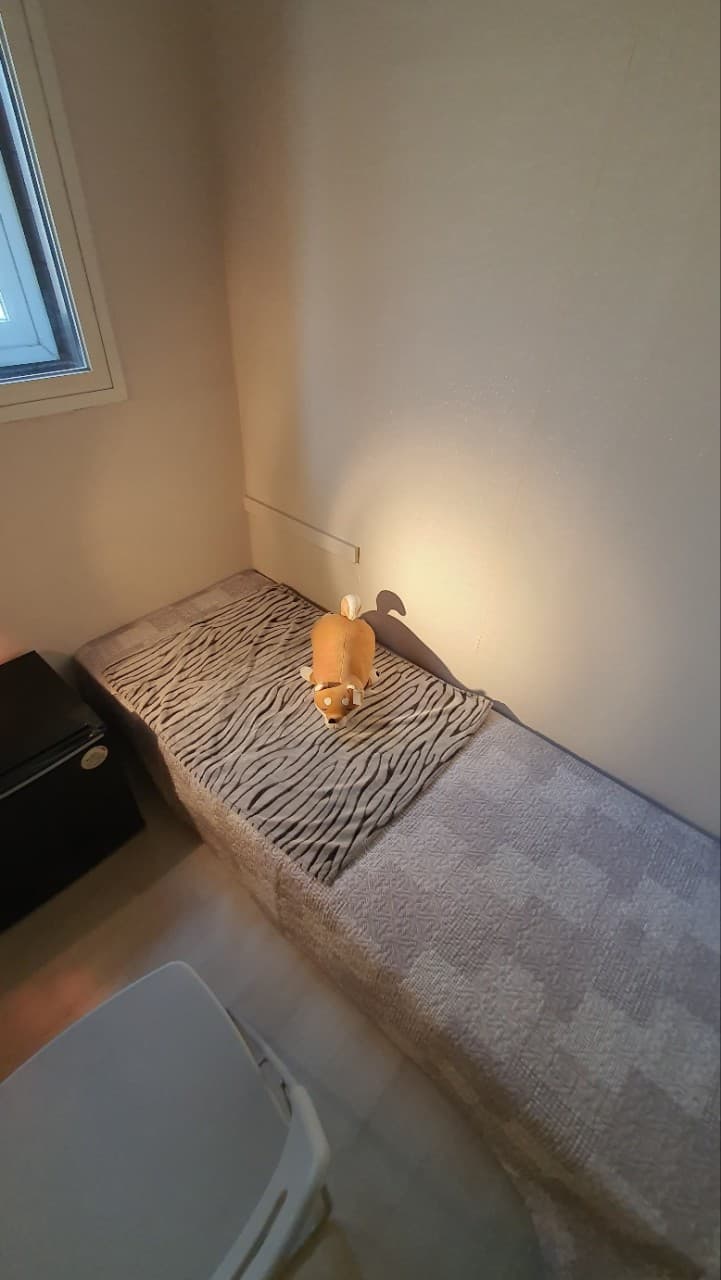 Interior Window Room (Deposit 100,000 KRW) — photo 9 of 9