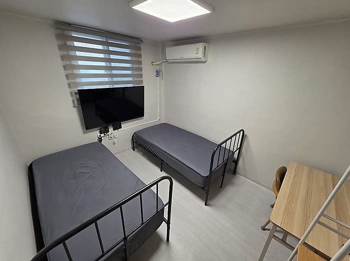 Premium Double Room (Deposit: 200,000 KRW) — photo 3 of 3