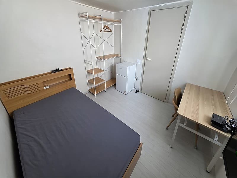 Standard (Deposit 200,000 KRW) — photo 1 of 11