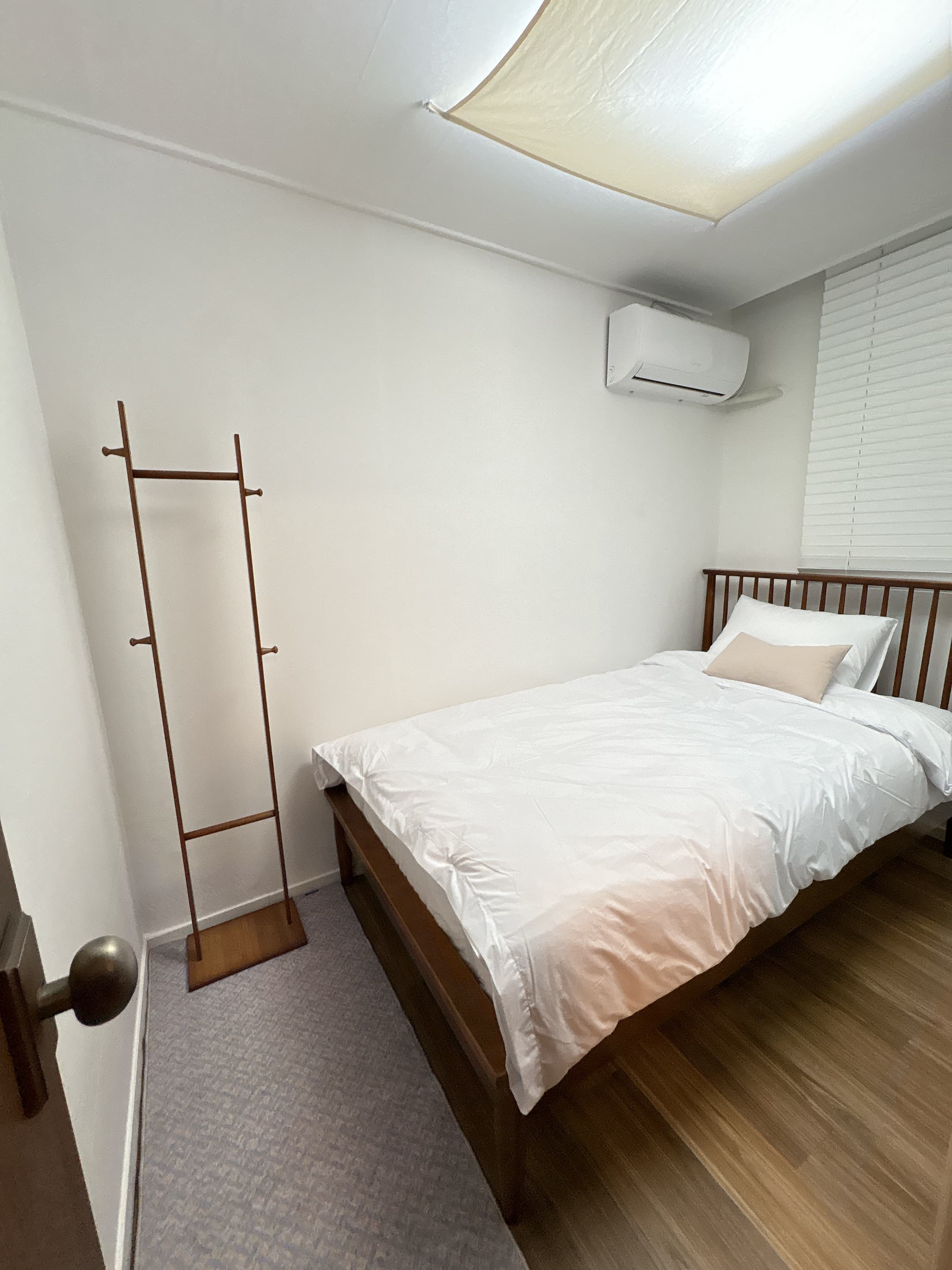 Newly opened 3-room stay, just one block from Gangnam-daero — photo 10 of 10