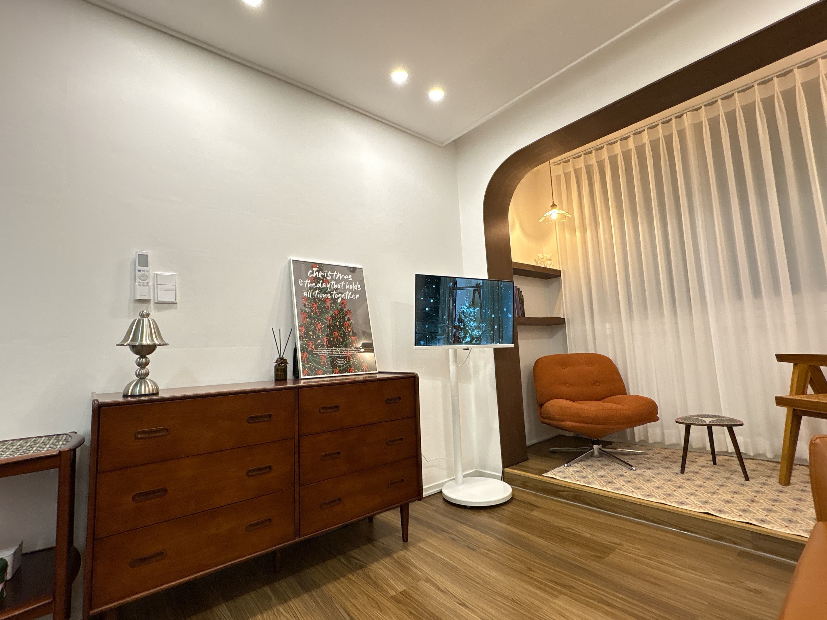Newly opened 3-room stay, just one block from Gangnam-daero — photo 1 of 10