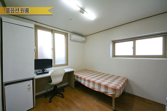 Furnished Studio for Two — photo 3 of 3