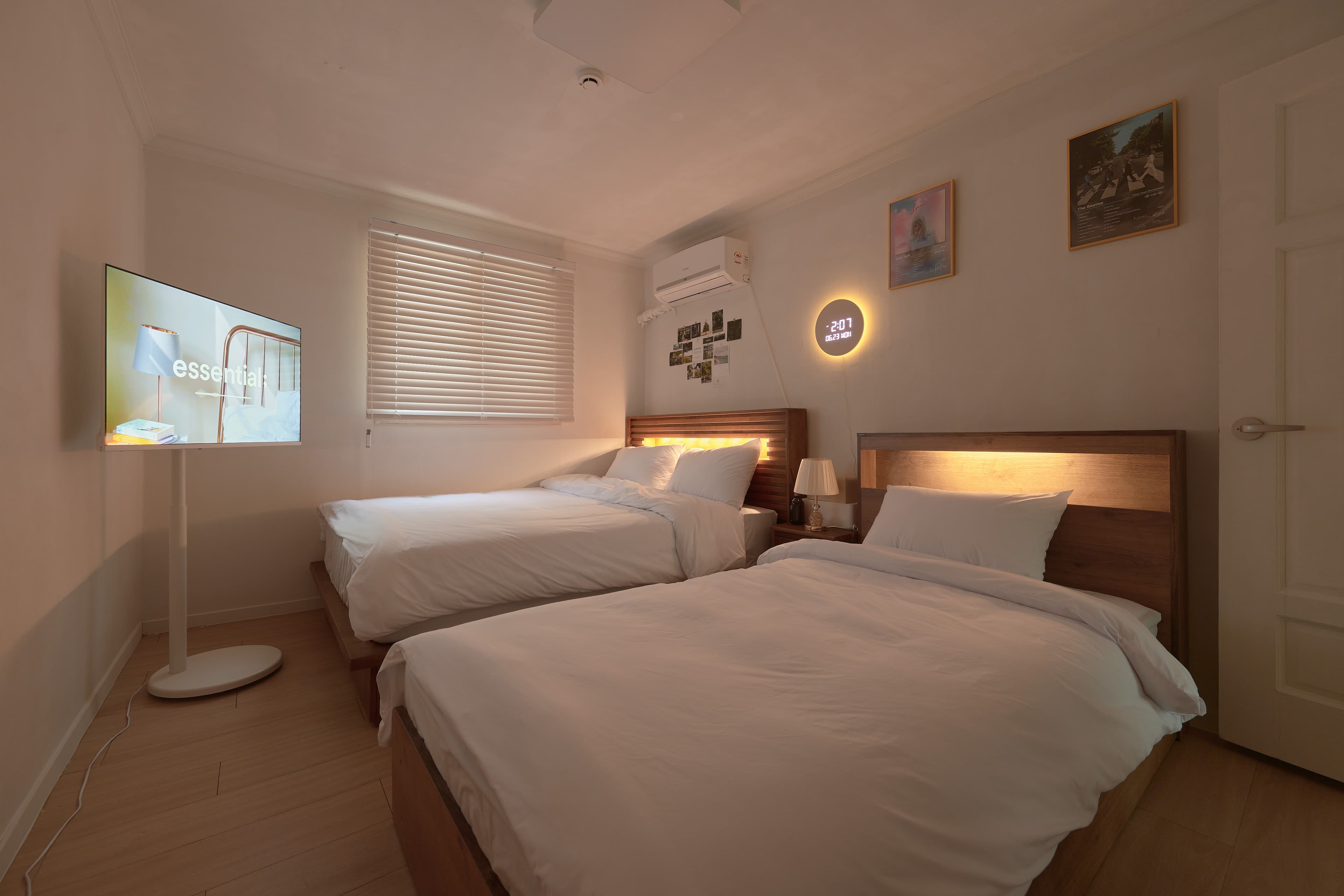 Cozy Room — photo 1 of 11