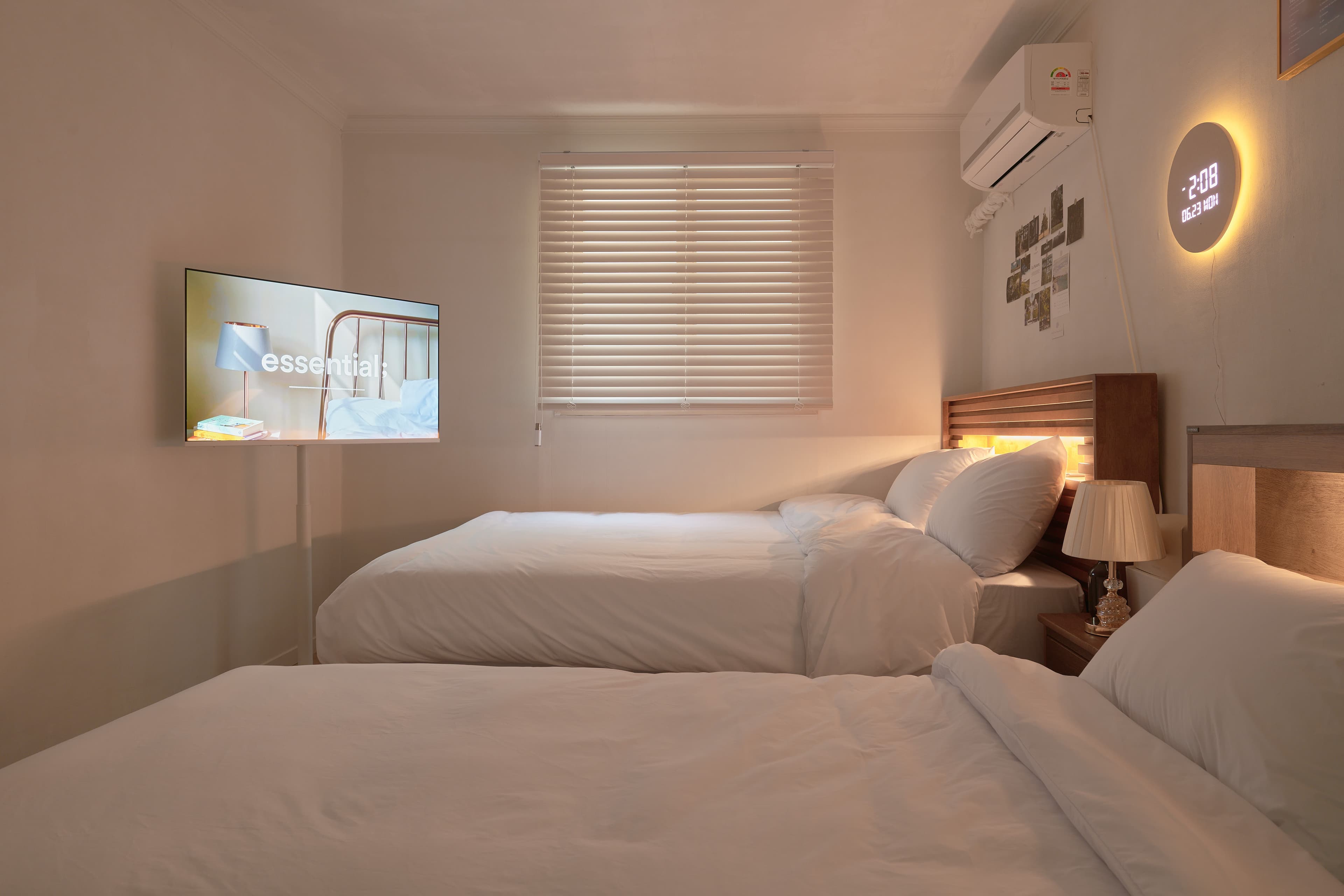 Cozy Room — photo 2 of 11