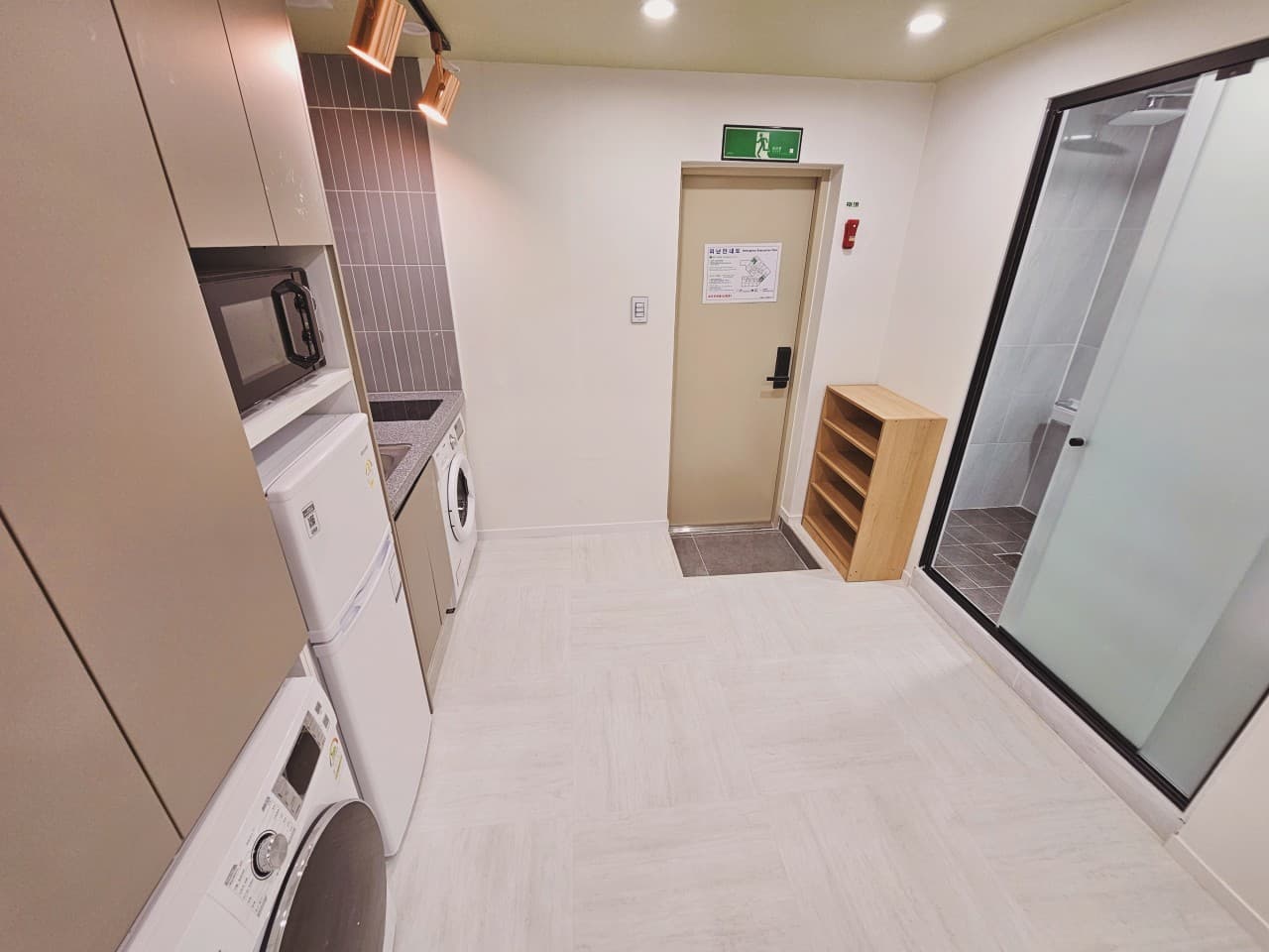 Grand Room A with inner door, studio — photo 1 of 2