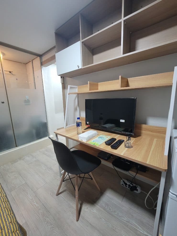 Fully Furnished — photo 2 of 3