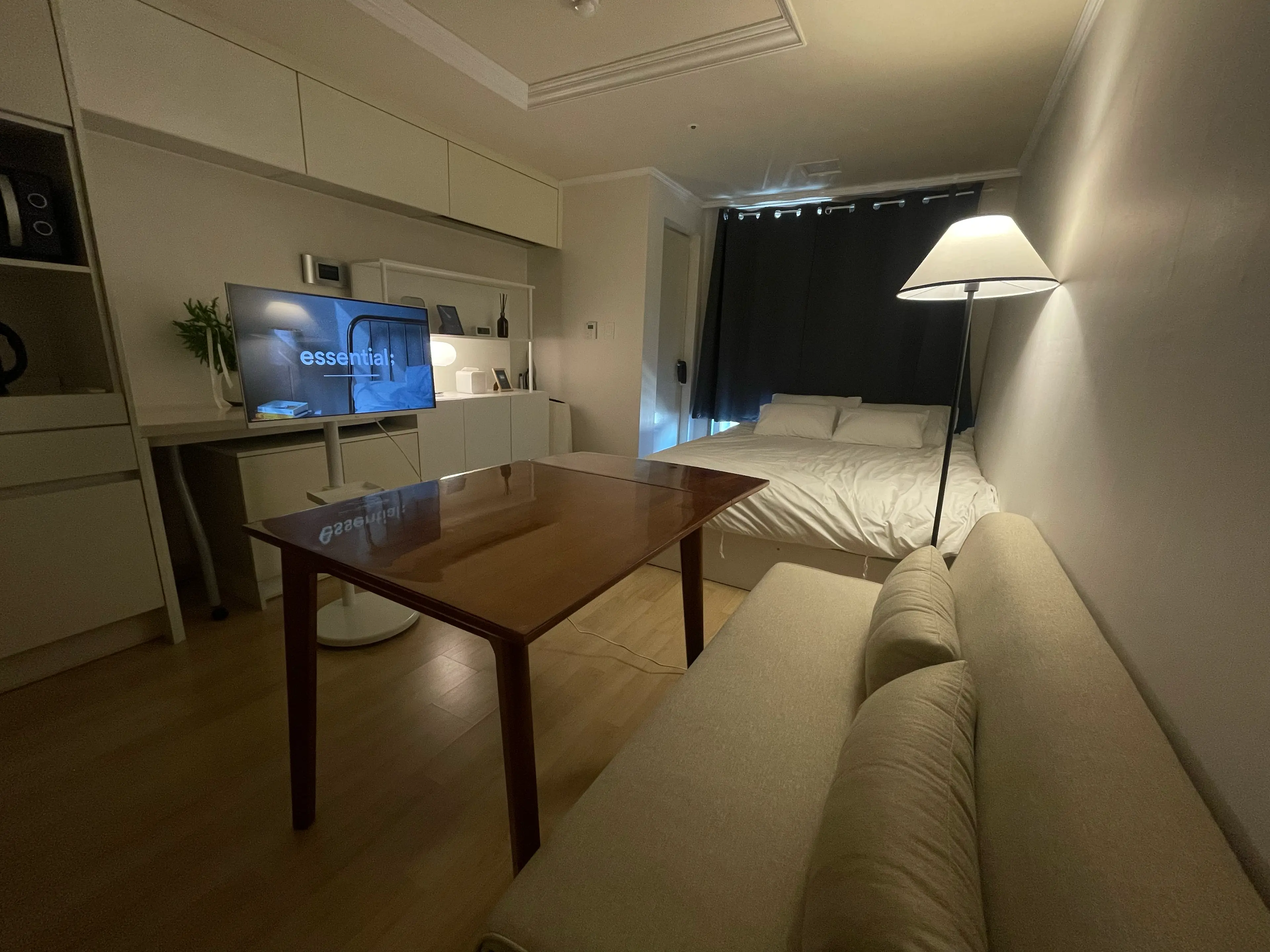 Room — photo 1 of 6